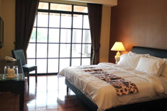รูฟ การ์เด้น โฮเต็ล Hotel ชาห์อาลัม ภายนอก รูปภาพ